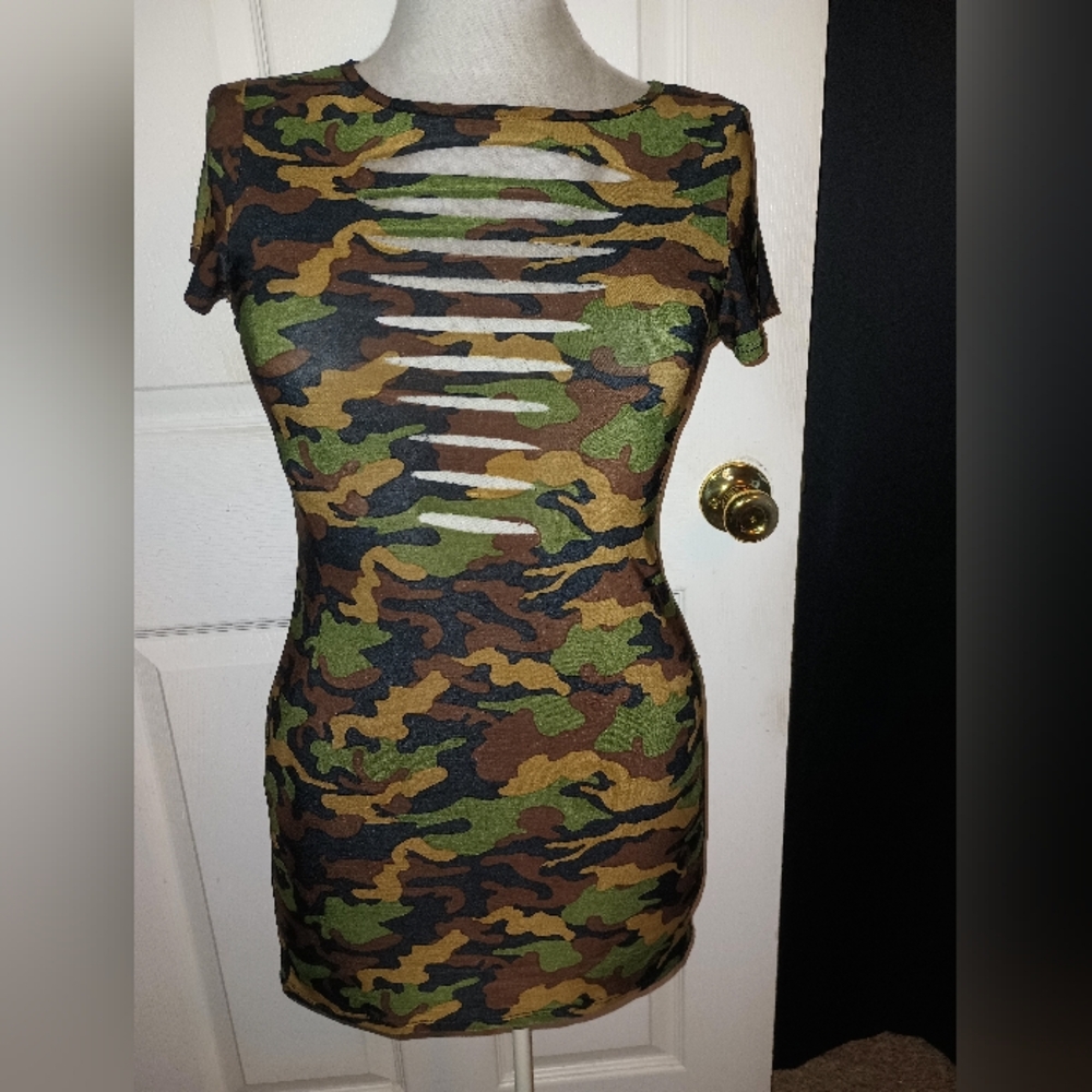 Blush Camo stretchy blouse